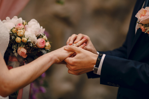Después de cuatro años de demoras, Matthew y Jane superaron los desafíos de la pandemia y obtuvieron su tarjeta verde por matrimonio. ¡Descubre su inspiradora trayectoria!
